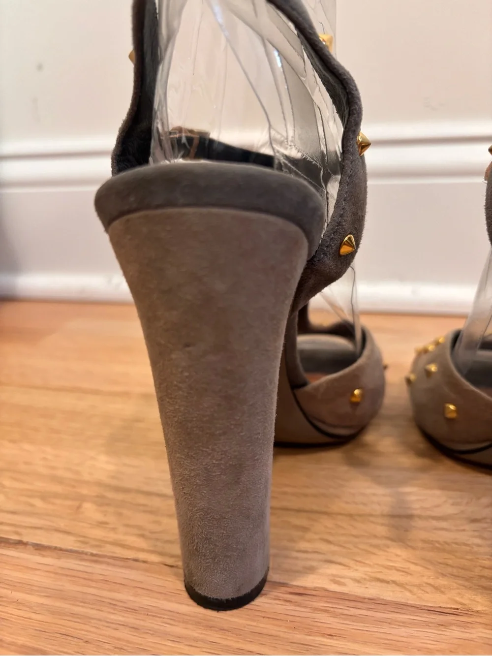 Gucci Jacqueline suede studded T-strap sandals size 37.5